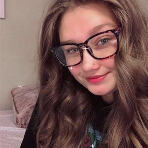 Meet your Posher, Alivia